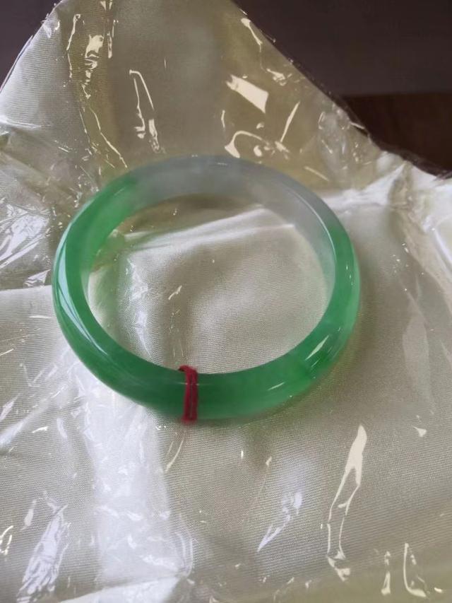 翡翠a.b.c货,最简单快捷的鉴定方法是什么?