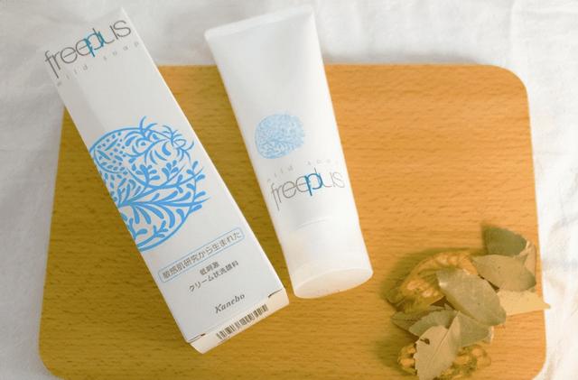 这些洗面奶减少黑头和细腻毛孔，让皮肤呈现出柔软光滑的感觉