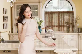 二婚老婆每周五都回娘家，我偷偷跟去，得知真相，我乐开了花图片