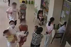 4岁男童突发晕厥，护士抱娃飞奔送急救图片