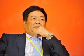 曹德旺谈房地产：应该让懂的人去做，像李嘉诚一样，否则害人害己图片