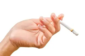 提醒抽烟者：近期身体出现4个症状，说明疾病已来临，需及时就医图片