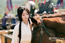 还记得《旋风少女》的胡冰卿吗？是个小吃货？图片