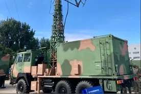 真正的高档货，解放军数据链跟踪干扰站亮相，专打敌方神经中枢！图片