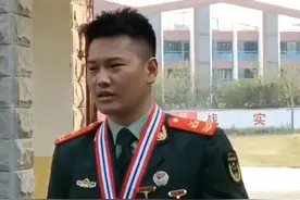 一等功臣李明，为何没有提干，转业地方工作，都是为人民服务图片