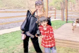 陈妍希带娃山间露营似少女！6岁儿子罕曝正脸，高挑帅气酷似陈晓图片