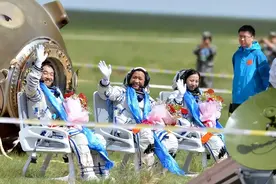 航天员完成航天任务之后返回地球，他们和家属将享受丰厚的待遇图片