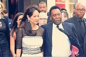 球王贝利：身价过亿三婚七娃，第三任妻子身材颜值爆表不输明星图片