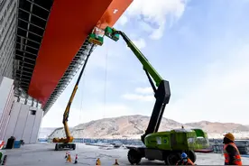 向“世界级生态旅游目的地”加速迈进——长白山列入世界地质公园网络名录一周年侧写图片