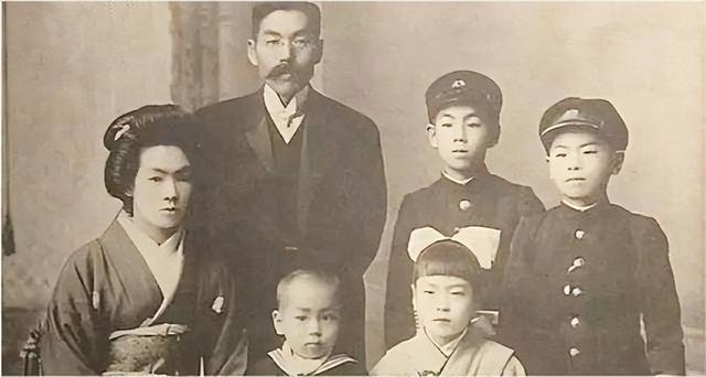 泰坦尼克号唯一幸存的日本人，一生受尽唾骂，隐忍到死才揭露真相