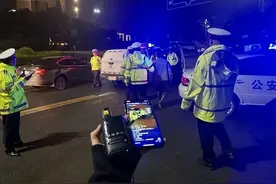 喝酒之后多久能开车？交警：超过12个小时，可以放心驾驶图片