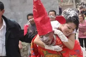 老公常年在外，媳妇约公公跑步惹非议，媳妇：为了他的身体健康图片