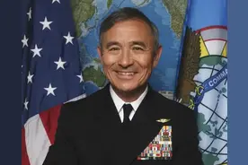 哈里斯：美国海军首位日裔上将，曾叫嚣“今晚开战”，后来怎样了图片