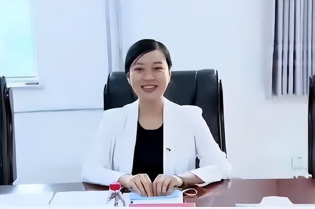 女孩清华博士毕业后，誓要造福百姓，现被称为中国最年轻的女县长