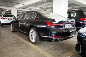 宝马M760Li：6.6TV12+8AT爆发585马力，破百3.8秒，上路超过220万图片