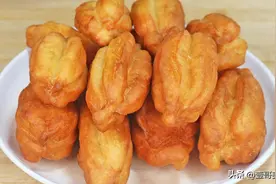 油条我家从不买着吃，老保姆教你在家做，出锅个个金黄酥脆，真香图片