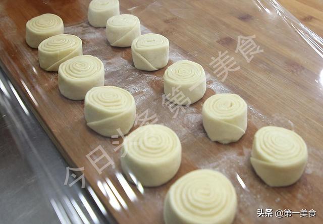 我家从来不买面包，6种自制小面包，比外面买的还好吃，蓬松暄软