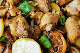 立秋后，猪牛羊肉靠边站，多吃鸡肉，低脂高蛋白，随手一炖太香了图片