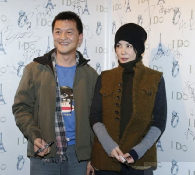 王菲：两婚两离，53岁和谢霆锋只恋爱不结婚，今两个女儿成她烦恼