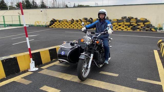 摩托车火到没边 但增驾注意事项及装备选购你了解多少？