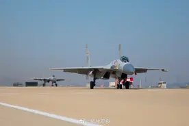 歼15高清大图 走你图片