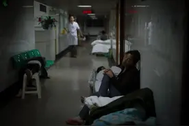 沪漂小伙尿毒症复发，为省钱拒绝联系家人，父亲：但愿他走得安详图片