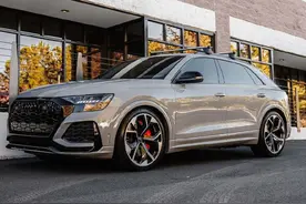 奥迪RSQ8：4.0TV8+全时四驱+600马力高性能奥迪车，落地价超200万图片