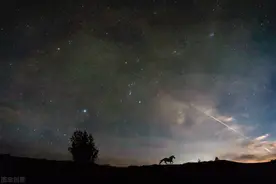 摘抄：“既然目标是地平线，留给世界的只能是背影”图片