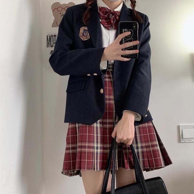 穿上秒变麻衣学姐？这些动漫人物的JK平替穿搭～快学