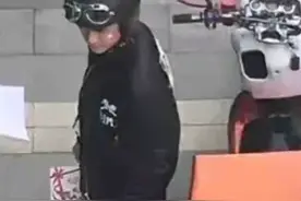 蒋劲夫被曝转行送外卖，深夜直播面容憔悴，遭网友调侃是否打女人图片