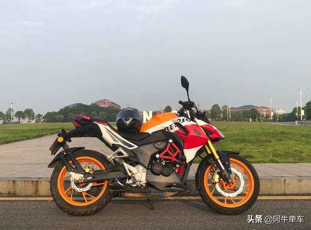 还记得你的第一辆摩托车吗？