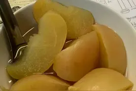 为了漂亮，我每天吃一个蒸苹果，都连续吃了2个月了图片