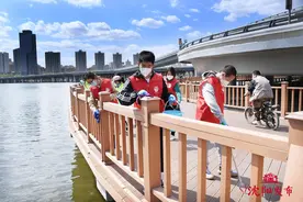 清洁沈阳日 劳动最光荣图片