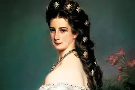 茜茜公主的疯狂美容：束腰到40.5厘米，脸敷带血牛肉，橄榄油泡澡图片