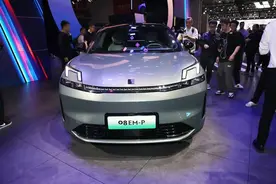 领克08将于9月8日正式上市，外观造型足够前卫，搭载电混系统图片