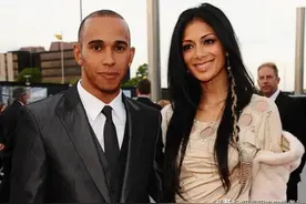 汉密尔顿和他的“女友”们图片