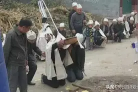 为什么出殡时必须要由长子摔盆？这样做有啥寓意？图片