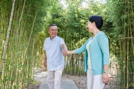 58岁大姐：分房睡后，再婚老伴天天跟我闹离婚，我到底哪里错了？图片