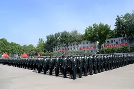 荣耀！千余名新兵正式入列火箭军！图片