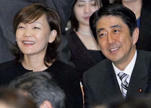 06年和12年两次上台,安倍晋三为何对中国的态度反差如此之大?