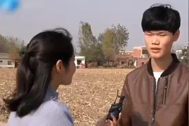 小伙爱上比自己大12岁的女人，并且带两个男孩，父母气得离家出走图片