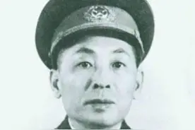 1980年叶飞接见海政文工团，告诉苏小明：《军港之夜》可以大胆唱图片