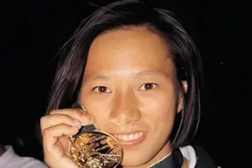 1996年，李丽珊拿下奥运金牌后，向香港媒体宣布：我是为中国争光图片