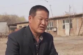 20米高的信号塔建在家里，大哥窃喜电费全免，没想到摊上大麻烦图片