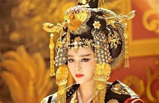 “卐卍卍卐”，怎么读？“卐卍”有何区别？它们的意思相同吗？