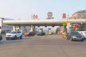 蓝天救援队回不了家！收费站强行加价发国难财，寒了所有人的心图片