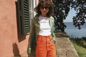 建议女人：裤子“要么短、要么长”！五分裤显矮比例差，千万远离图片