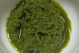 腌韭菜花，只用盐就错了，奶奶教我多放1样，越嚼越香，久放不坏图片