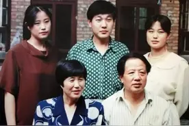 “人民的好公仆”孔繁森50岁车祸遇难，3个子女后来怎样了？图片