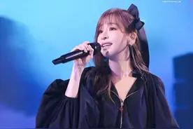 王心凌深圳商演秒变演唱会，主办方霸总变迷弟鸿荣源总裁追星成功图片